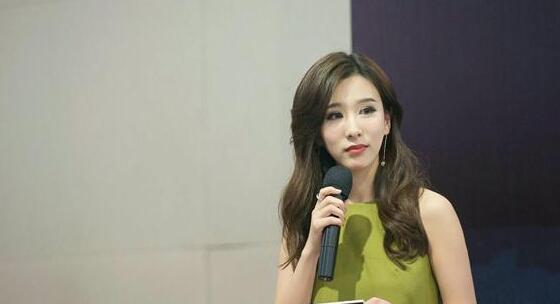 电竞林志玲？美女Nina任LPL夏季赛主持